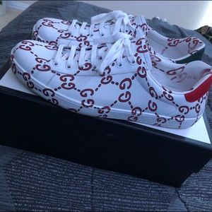 Men’s Gucci Shoes (Check Description)